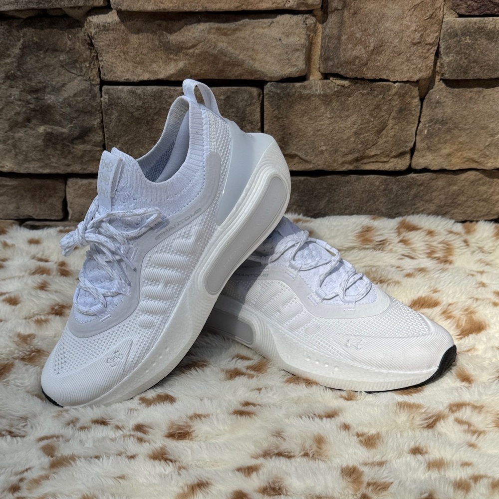 Under Armour HOVR Phantom 4 “White Halo Gray”. NWOB